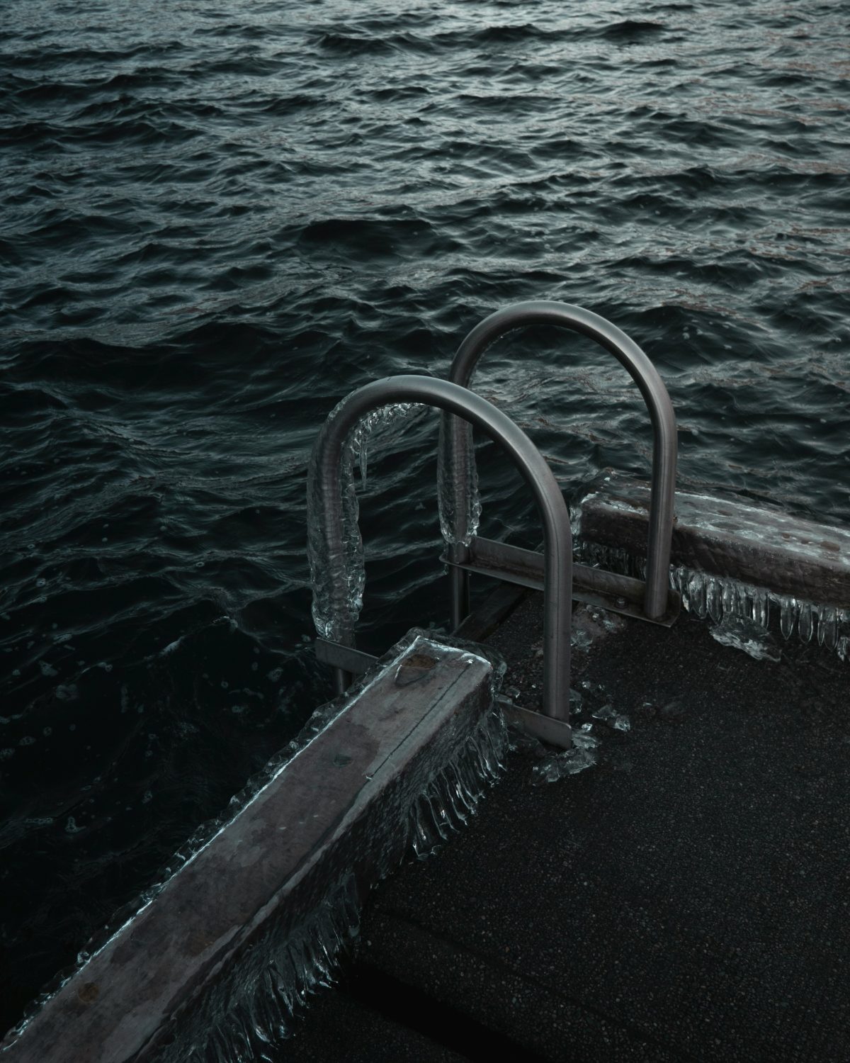 iceplunge-yann-allegre-unsplash